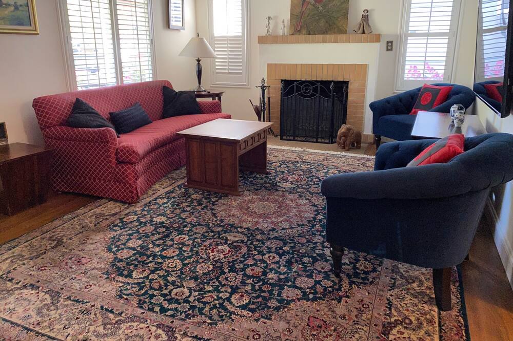 Photo of Livingroom in Shoreline West
