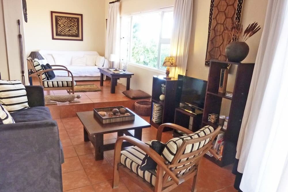 Photo of Livingroom in Blythedale