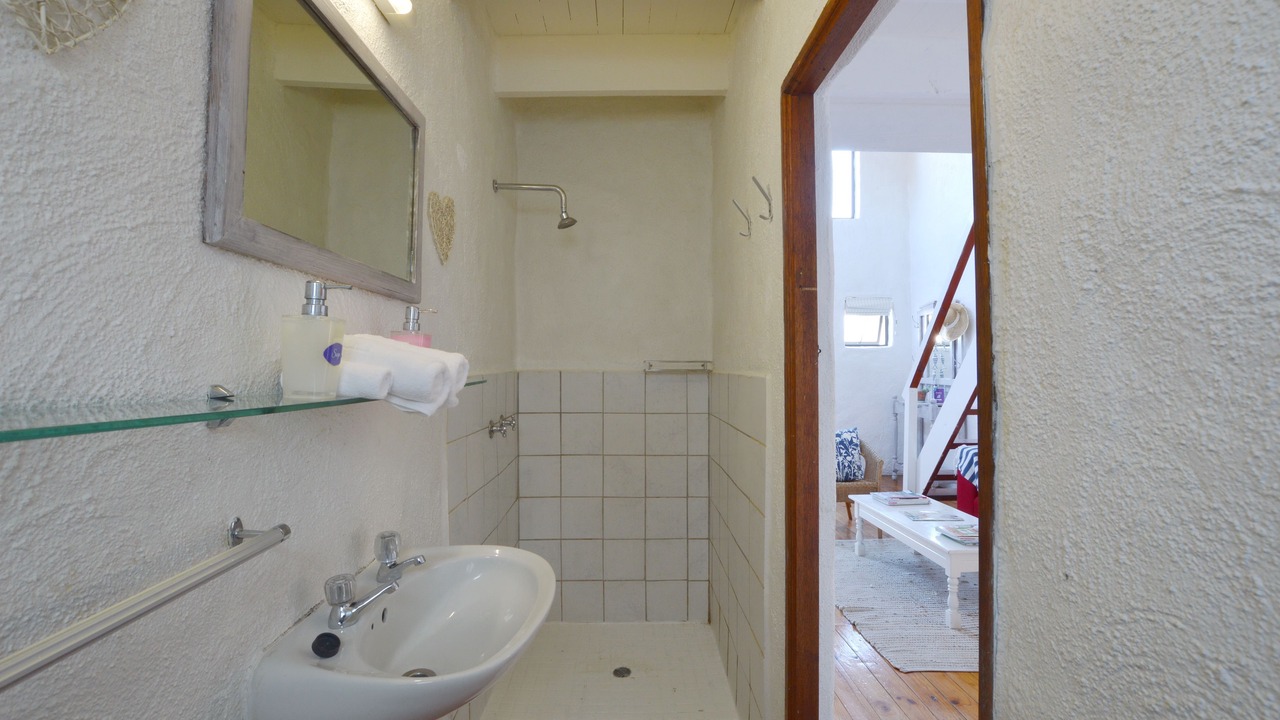 Photo of Bathroom in Yzerfontein