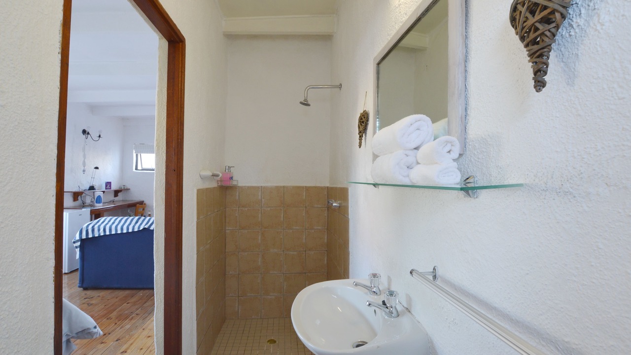 Photo of Bathroom in Yzerfontein