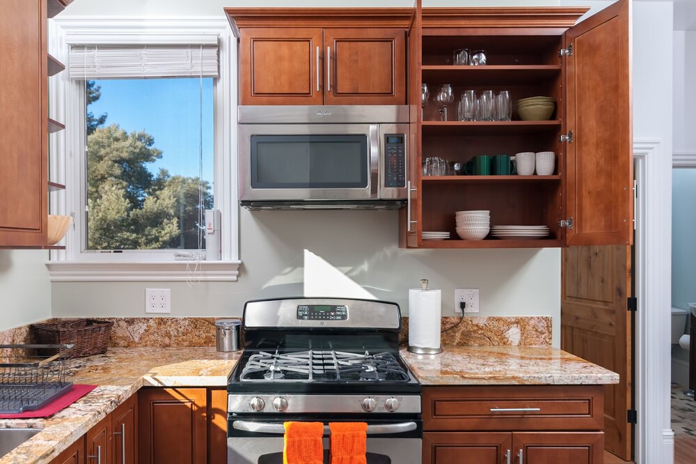 Photo of Kitchen in Ralph Bunche