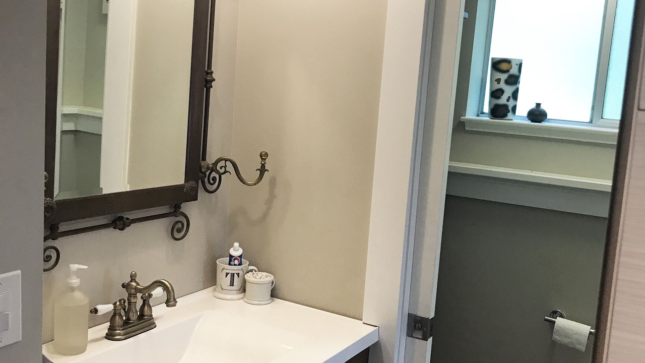 Photo of Bathroom in Murphys