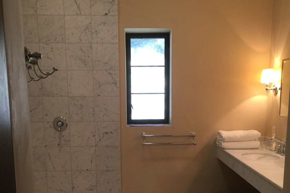Photo of Bathroom in Geyserville