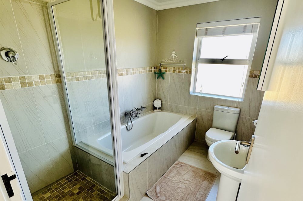 Photo of Bathroom in Stompneusbaai