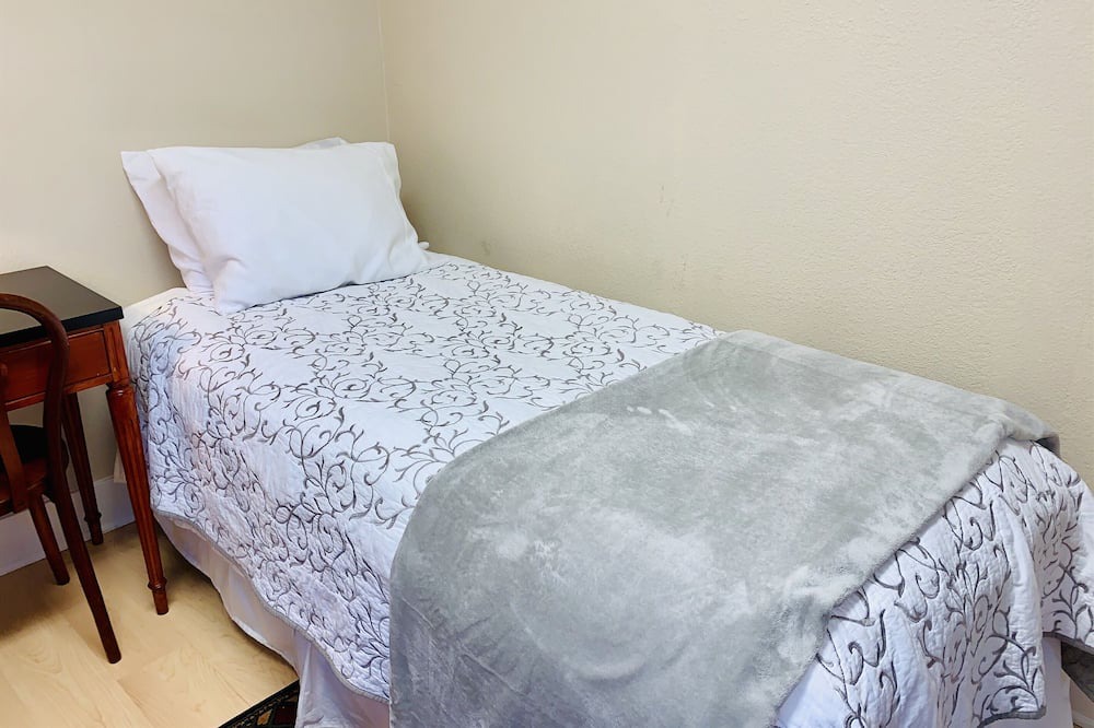 Photo of Bedroom in Edgewood Park