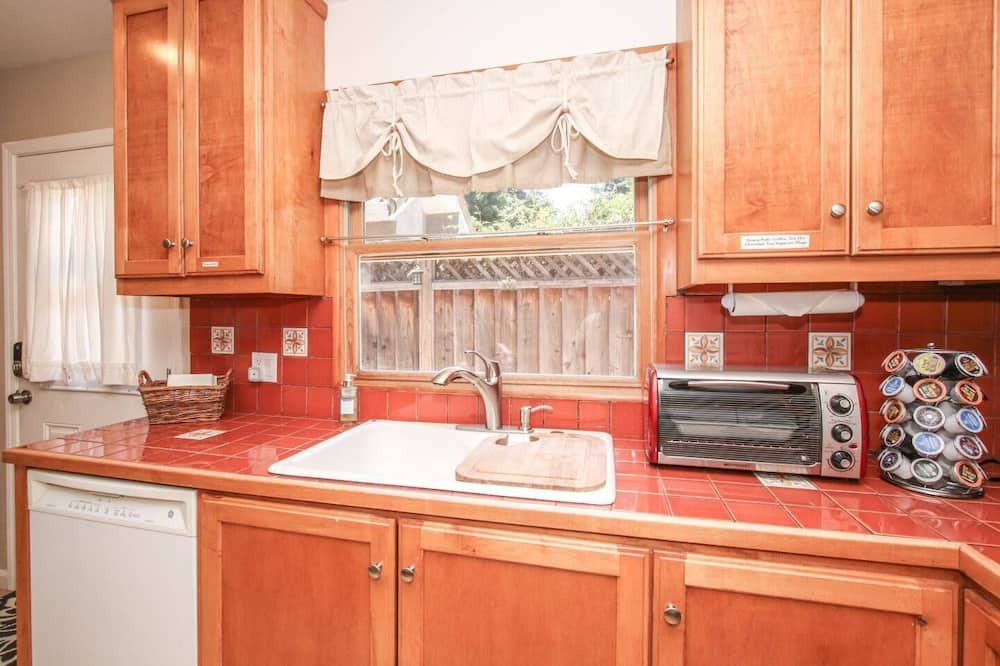 Photo of Kitchen in Edgewood Park