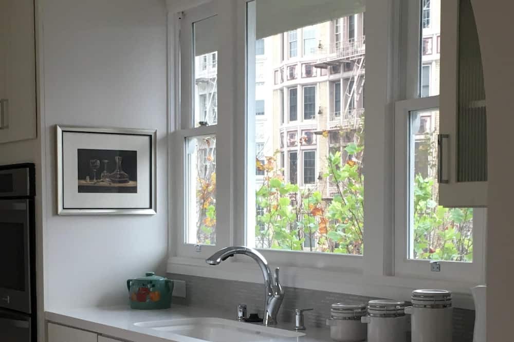 Photo of Others in Pacific Heights