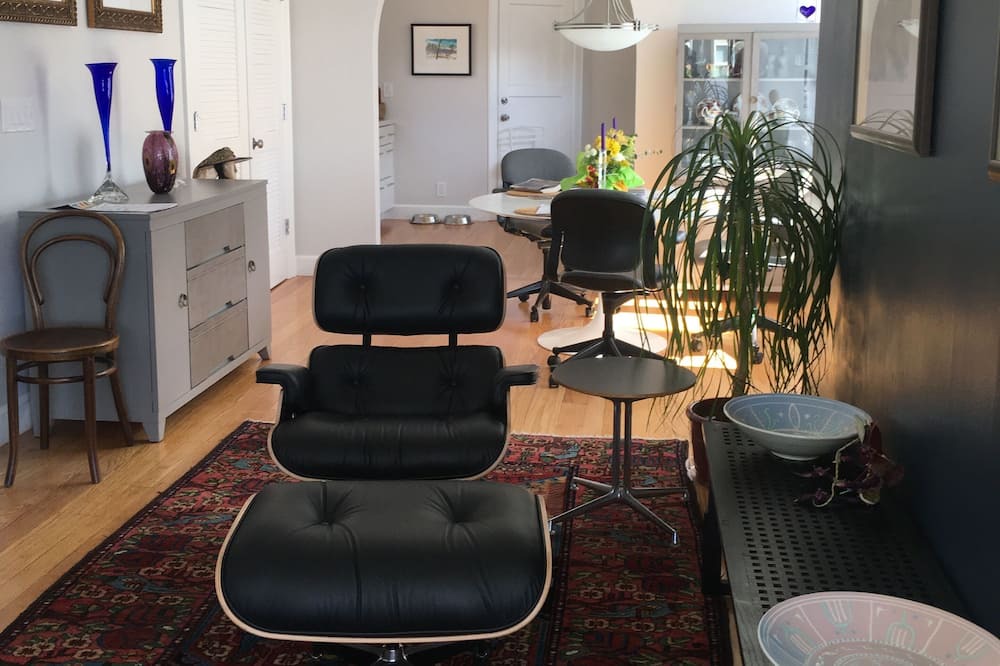 Photo of Bedroom in Pacific Heights