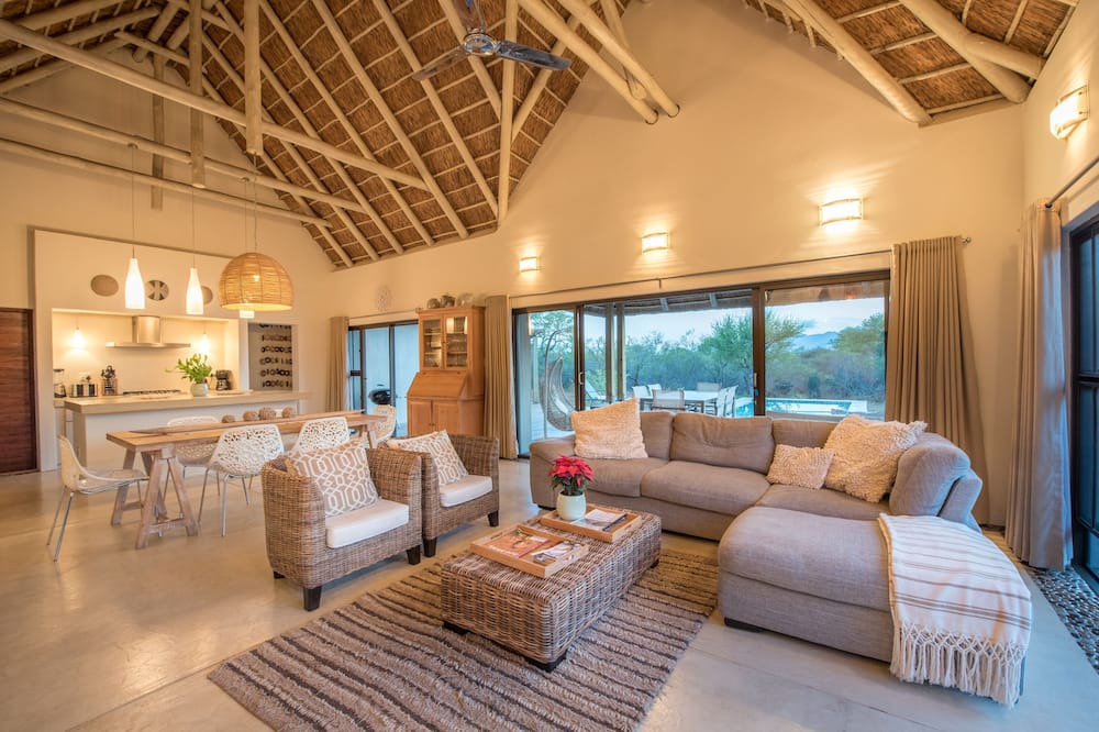 Photo of Livingroom in Hoedspruit