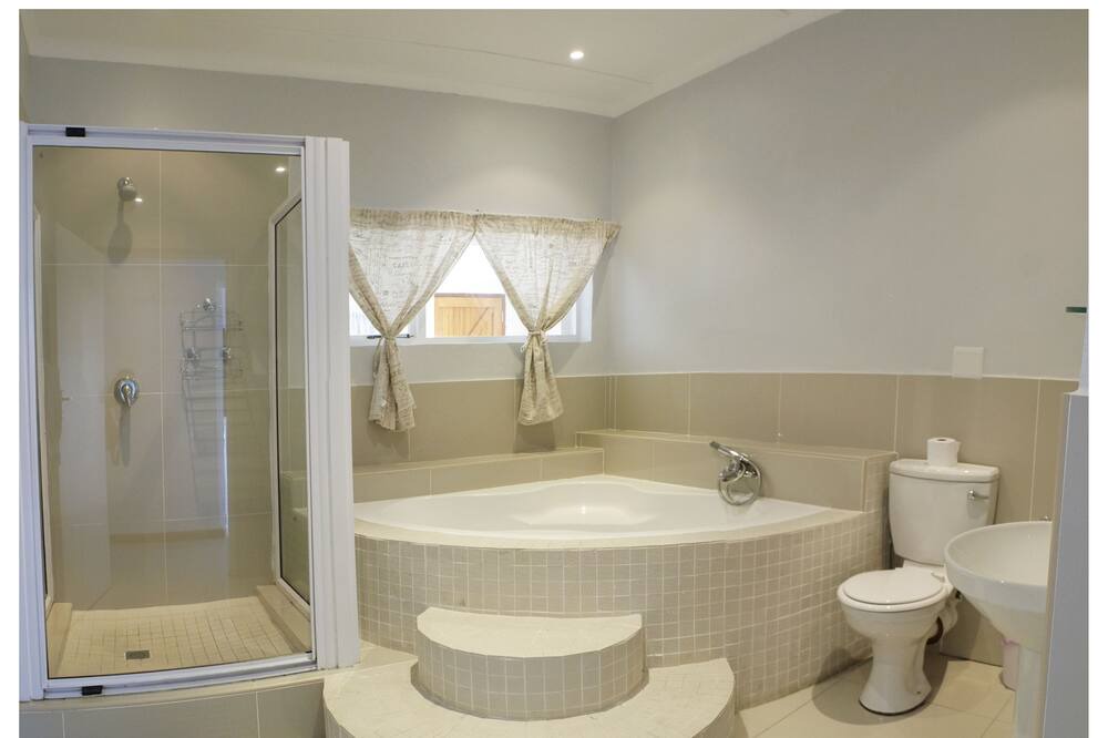 Photo of Bathroom in Seaview