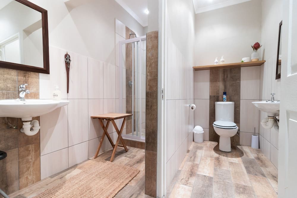 Photo of Bathroom in Oudtshoorn