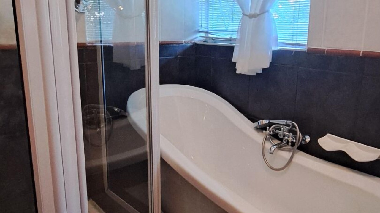 Photo of Bathroom in Bayswater