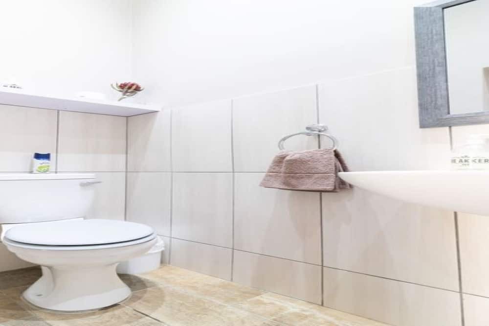 Photo of Bathroom in Oudtshoorn