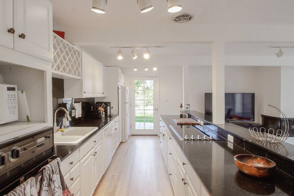 Photo of Kitchen in Highlands-Baywood Park