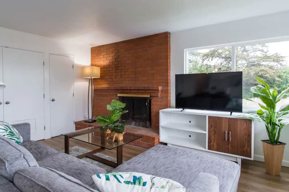 Photo of Livingroom in Sequoyah