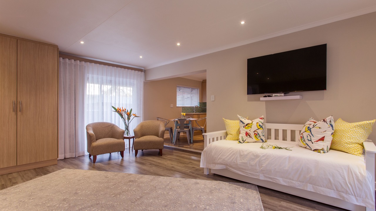 Photo of Livingroom in Waterkloof Glen