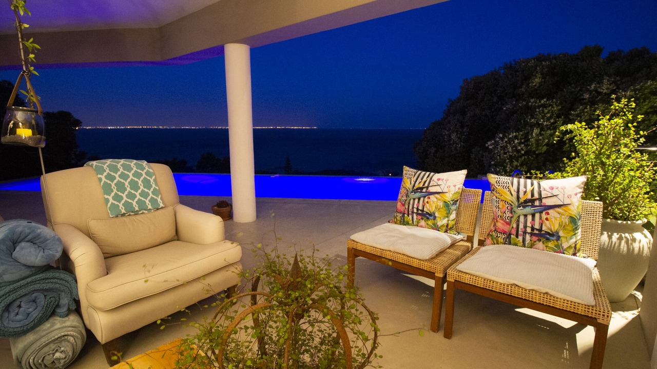 Photo of Patio Balcony in Froggy Farm