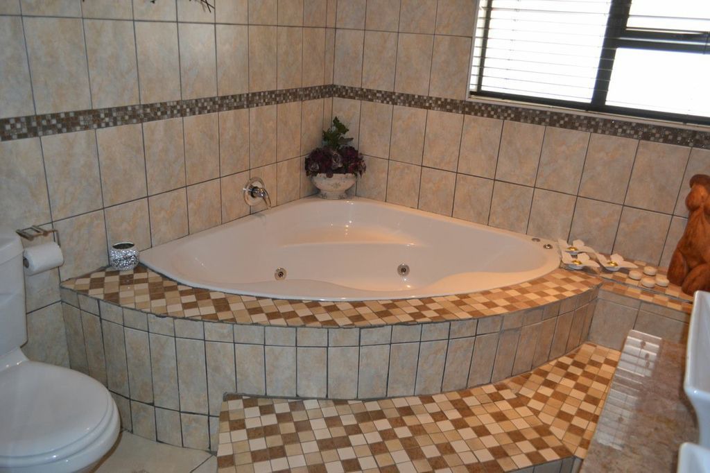 Photo of Bathroom in Lydenburg