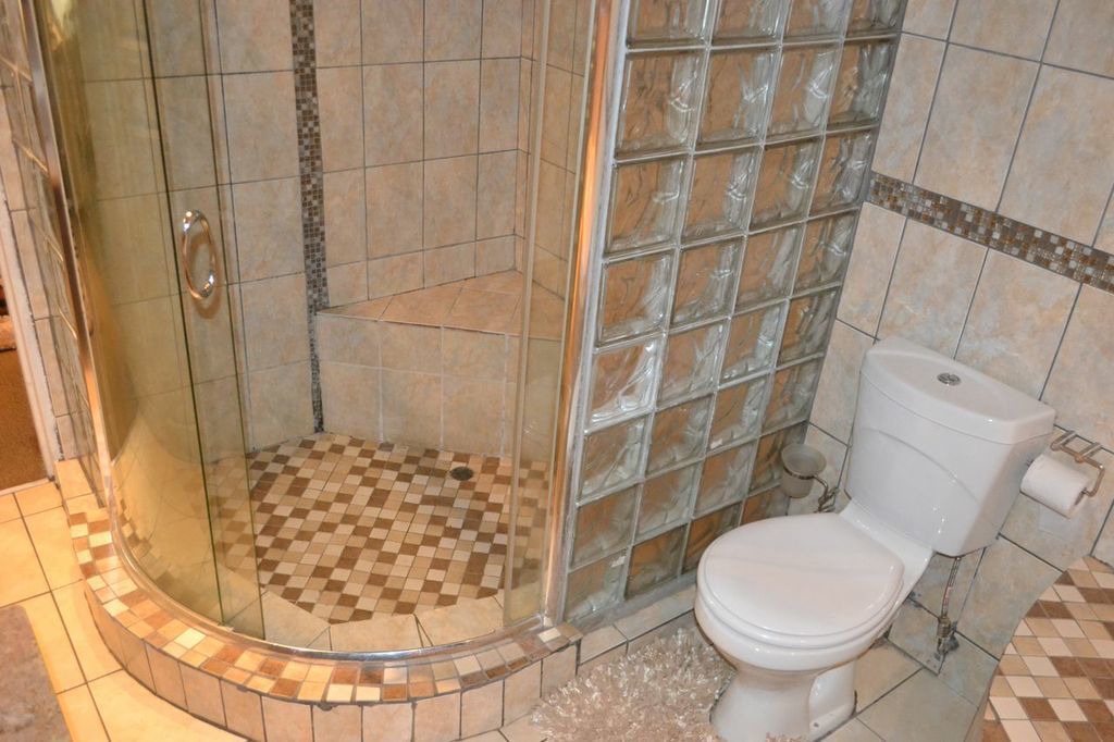 Photo of Bathroom in Lydenburg