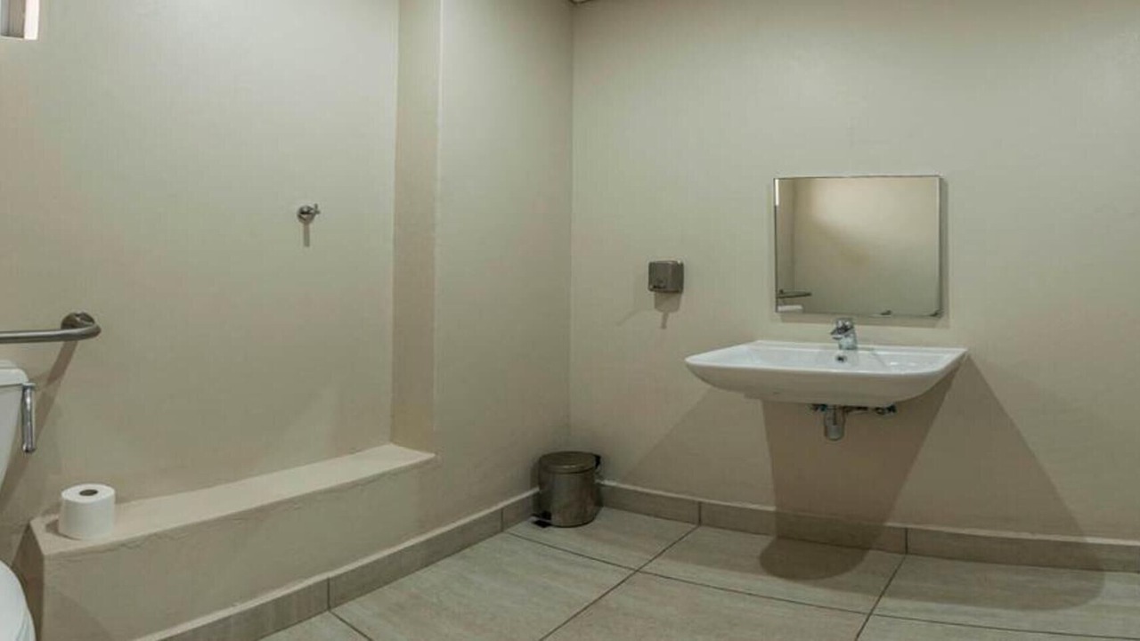 Photo of Bathroom in Pofadder