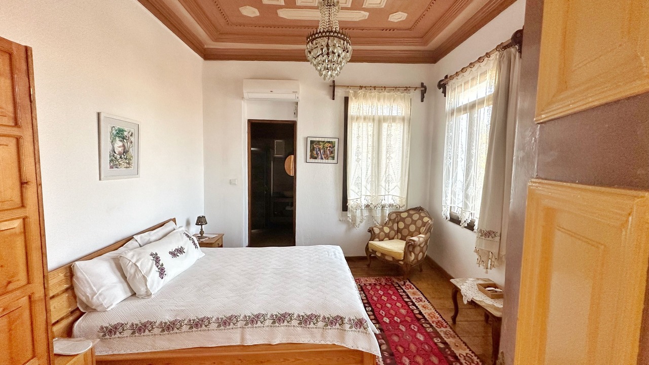 Photo of Bedroom in Karaburun