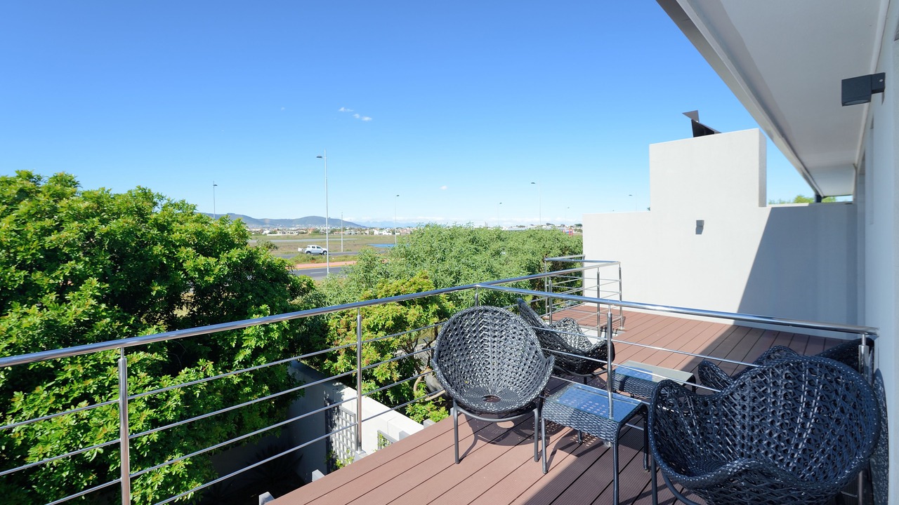 Photo of Patio Balcony in Sunset Beach
