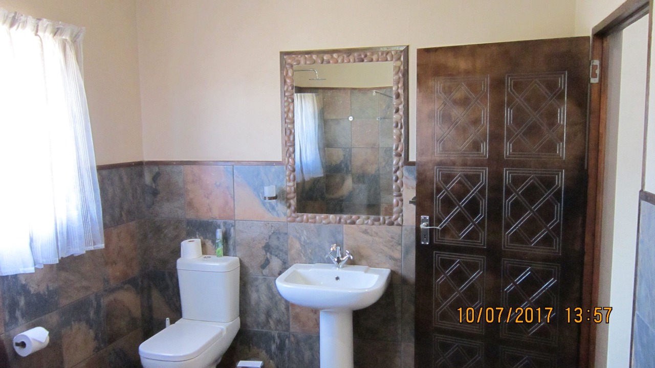 Photo of Bathroom in Hekpoort