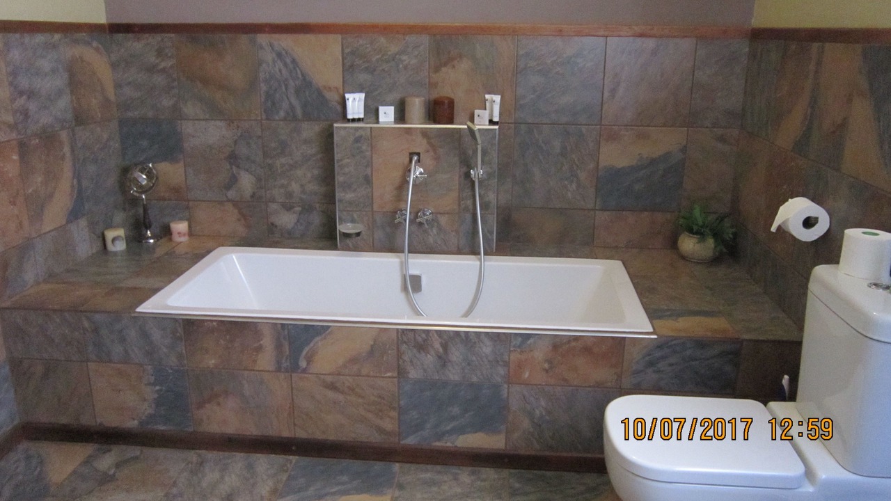 Photo of Bathroom in Hekpoort