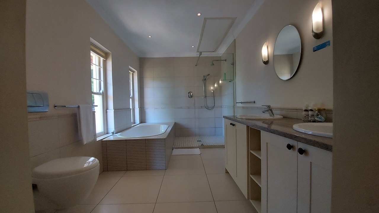 Photo of Bathroom in Lakeside