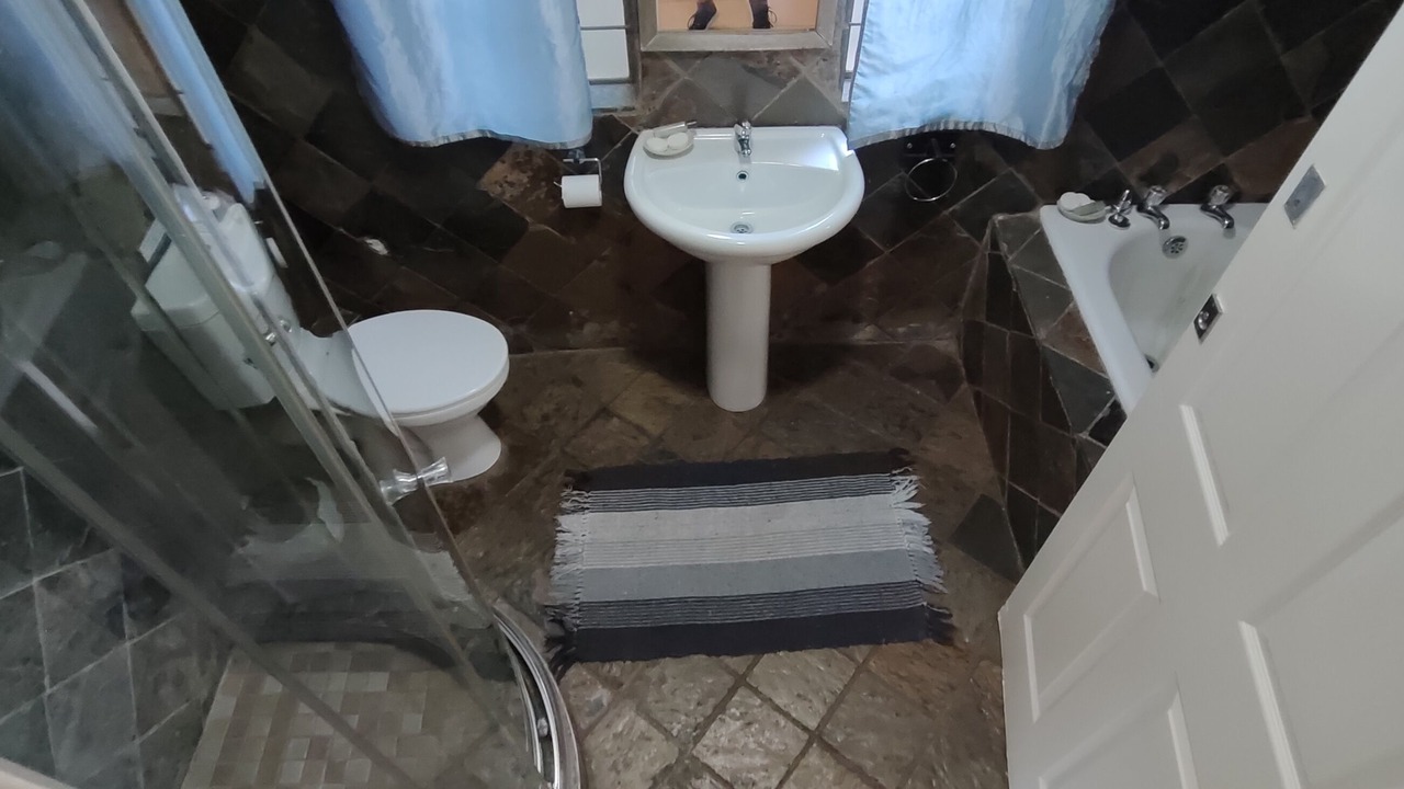 Photo of Bathroom in Brandwag