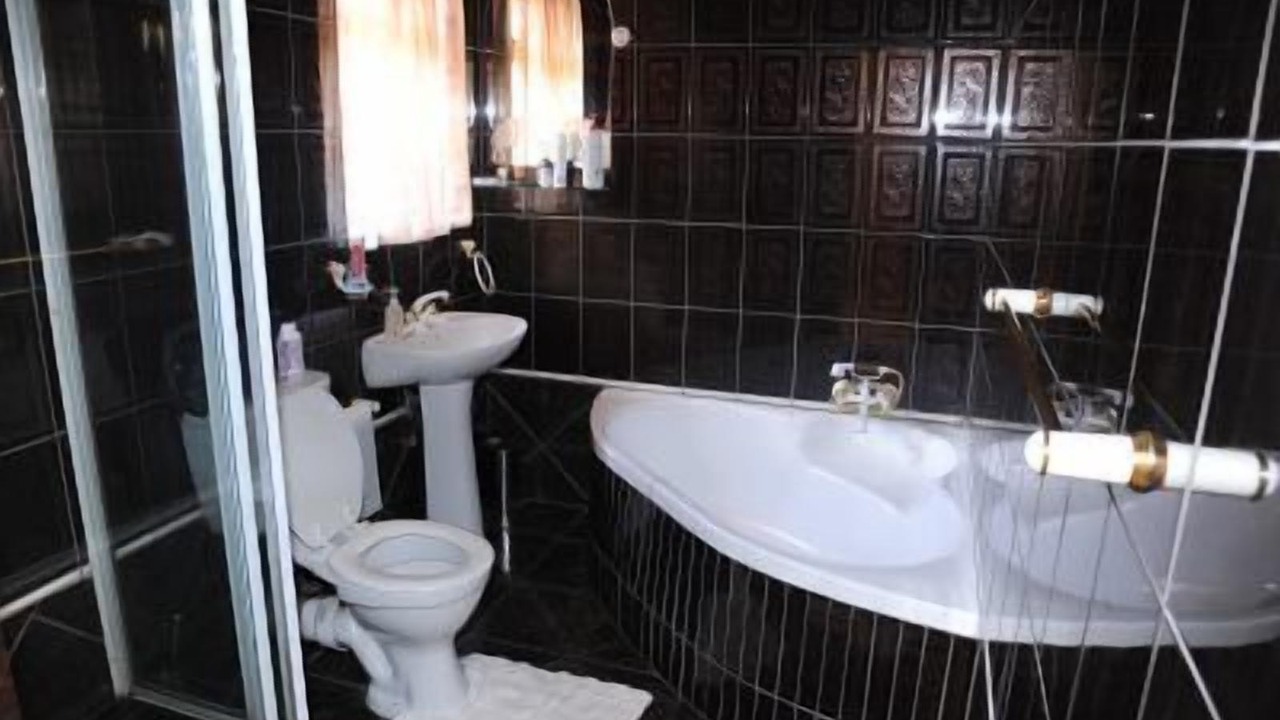 Photo of Bathroom in Secunda