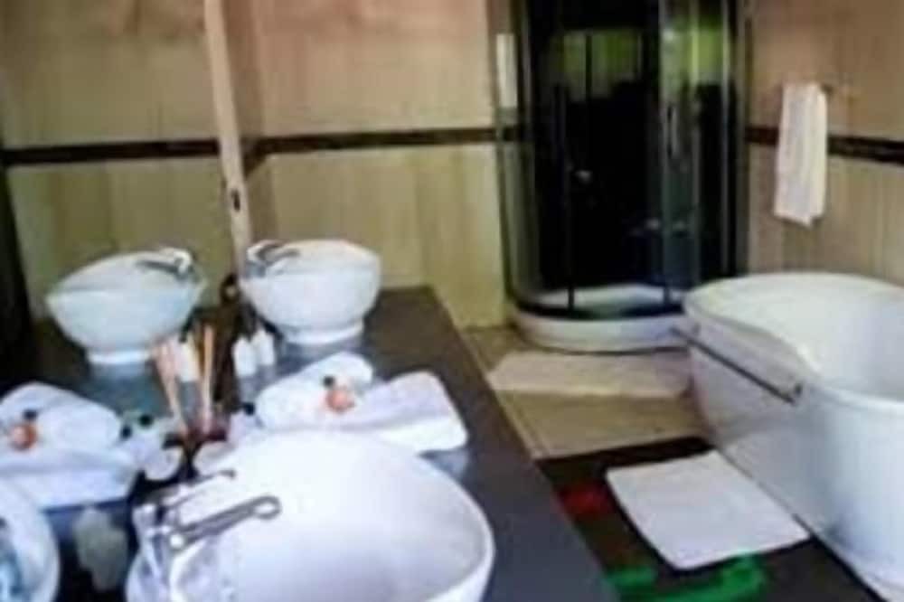 Photo of Bathroom in Mahikeng
