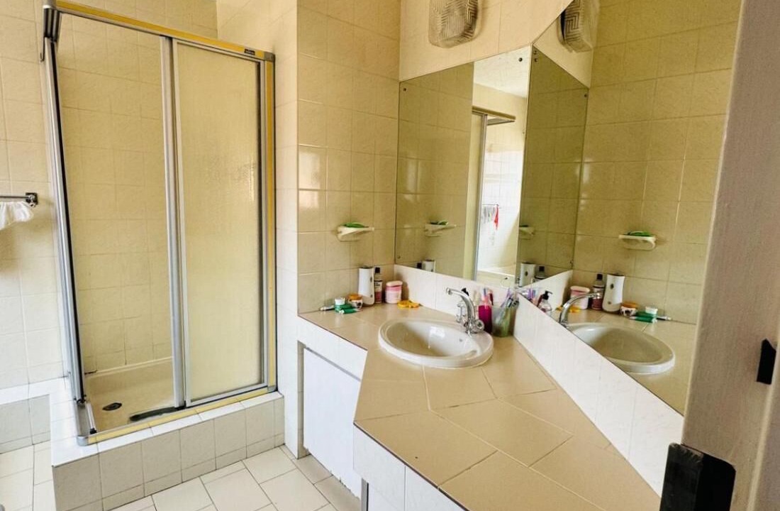 Photo of Bathroom in Woodmead