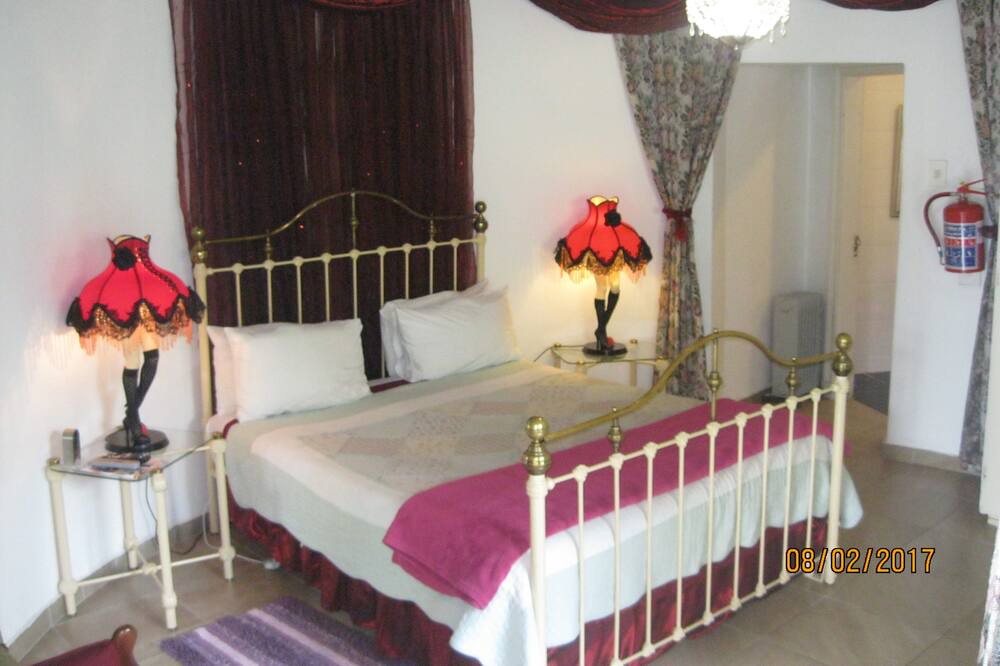 Photo of Bedroom in Muckleneuk