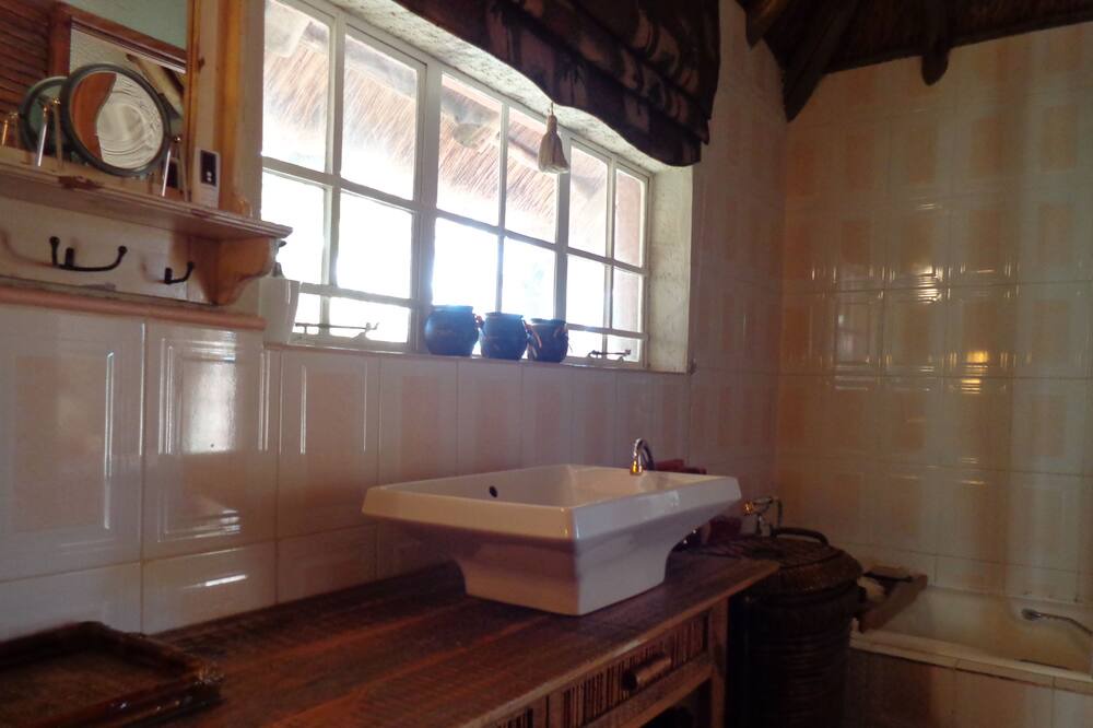 Photo of Bathroom in Muckleneuk