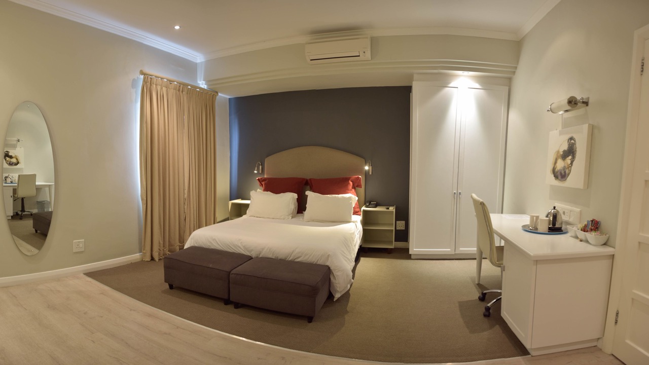 Photo of Bedroom in Three Anchor Bay