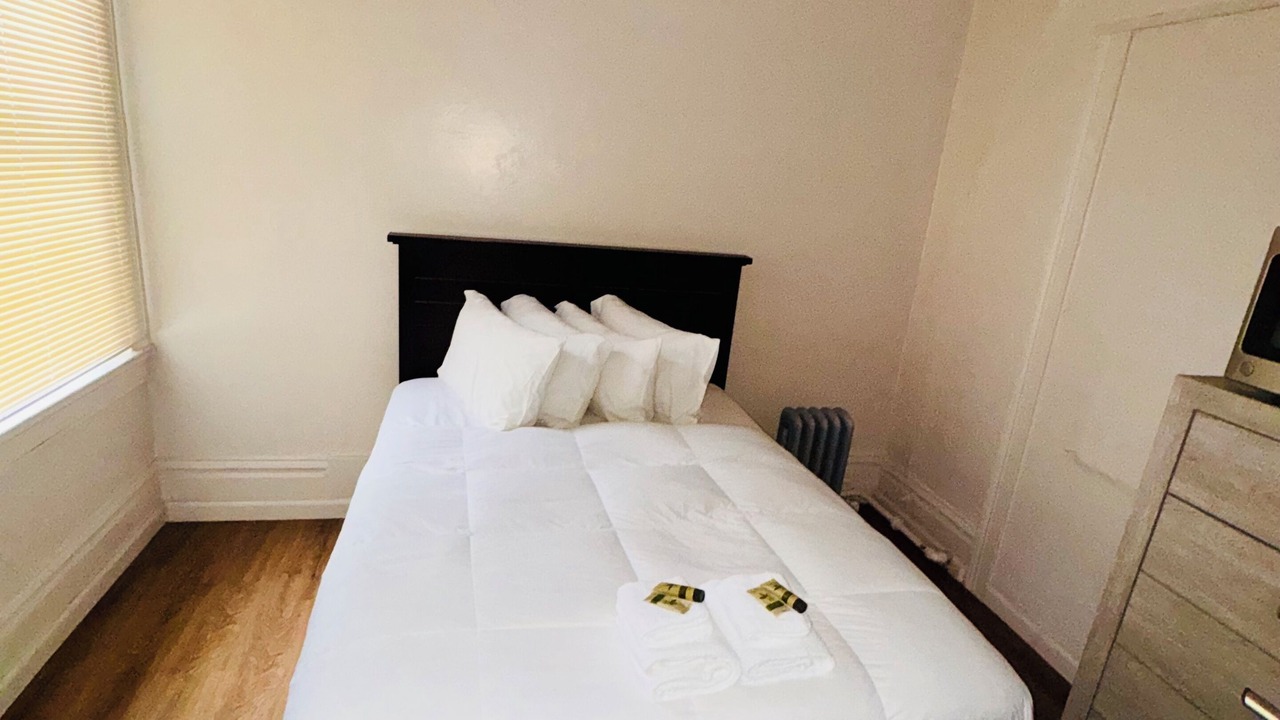 Photo of Bedroom in Tenderloin