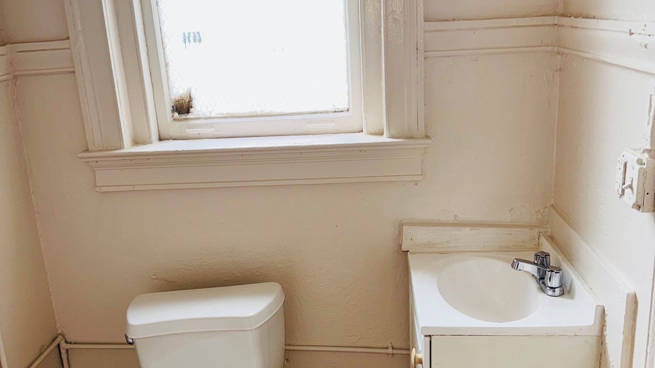 Photo of Bathroom in Tenderloin