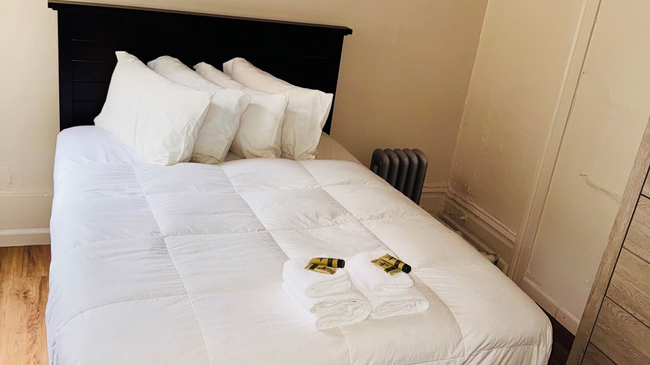 Photo of Bedroom in Tenderloin