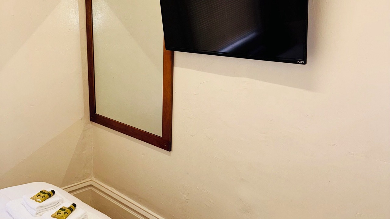 Photo of Bedroom in Tenderloin