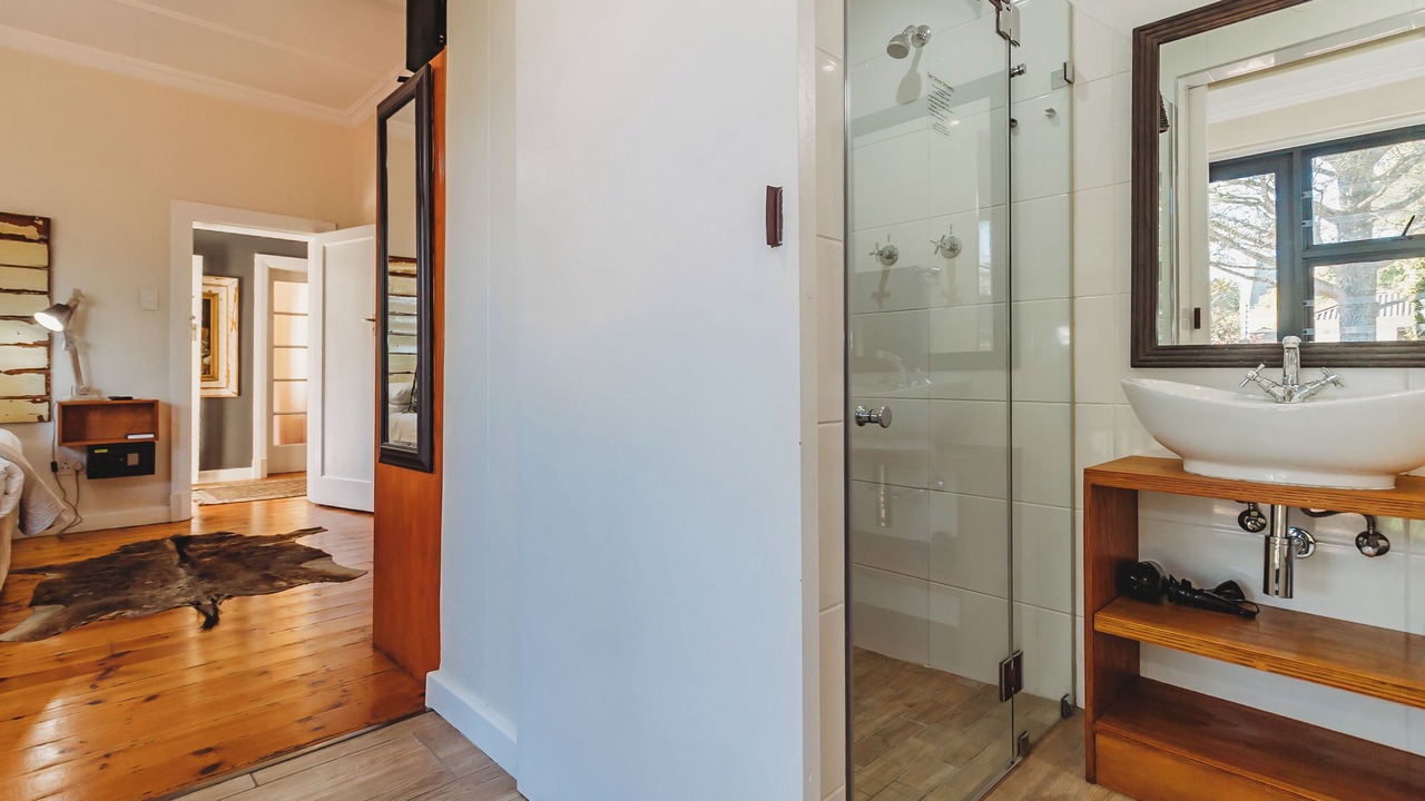 Photo of Bathroom in George