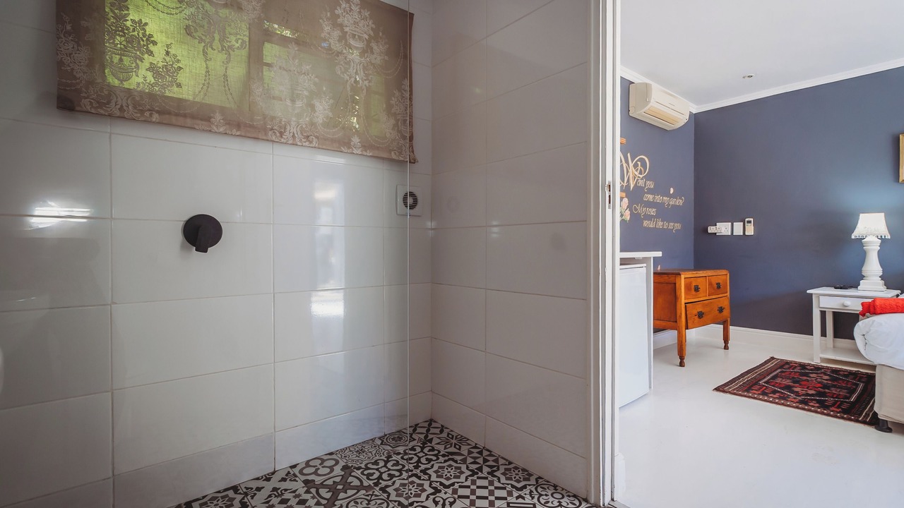 Photo of Bathroom in George