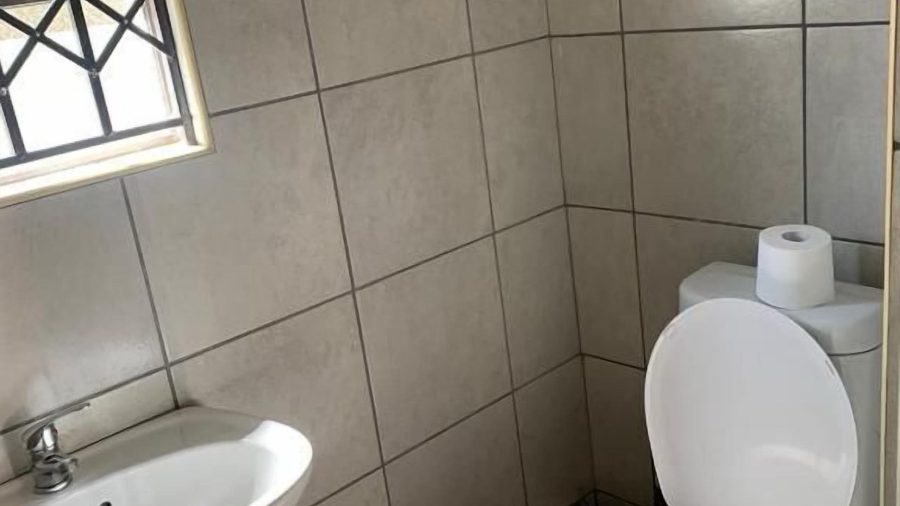 Photo of Bathroom in Emalahleni