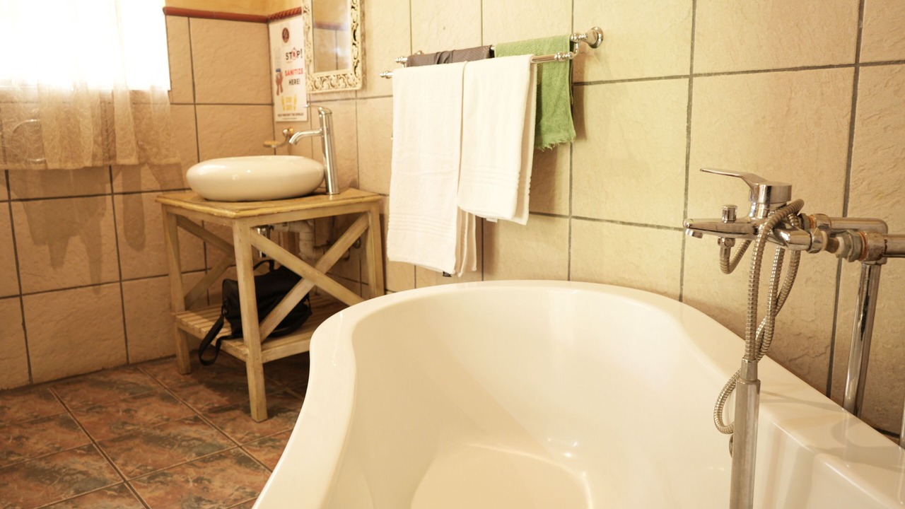 Photo of Bathroom in Flora Park