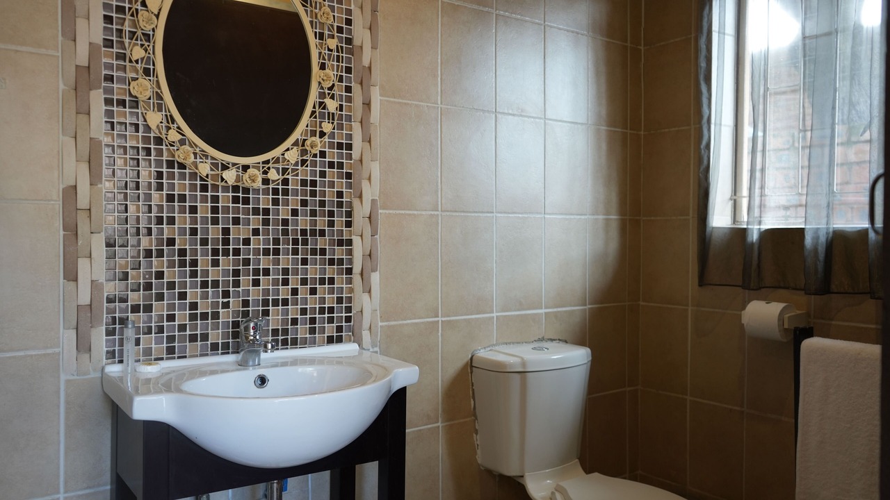 Photo of Bathroom in Flora Park