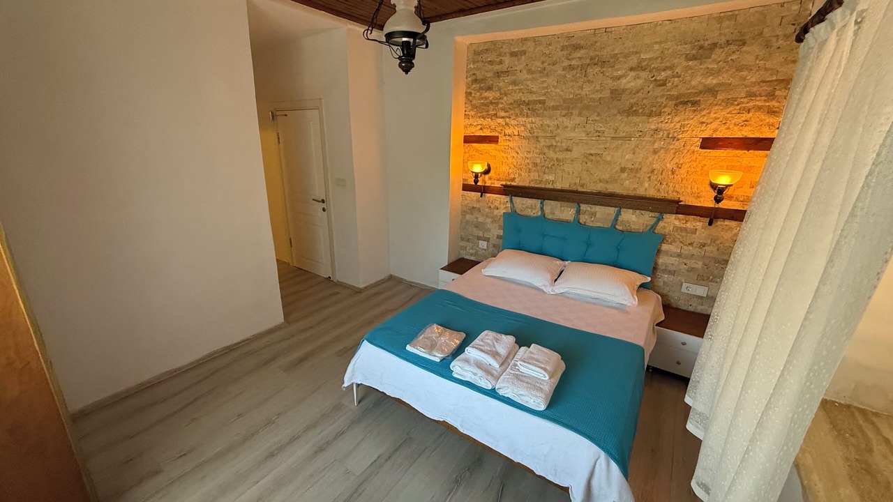 Photo of Bedroom in Behram