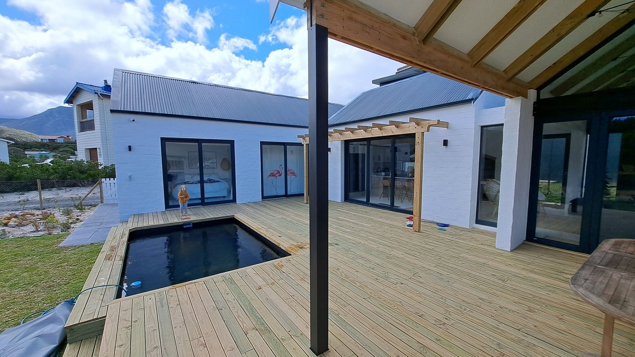 Photo of Outdoor in Pringle Bay