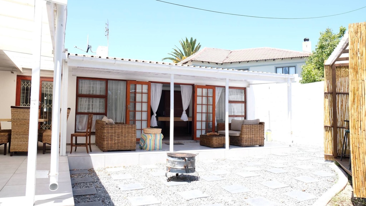Photo of Patio Balcony in Bloubergstrand