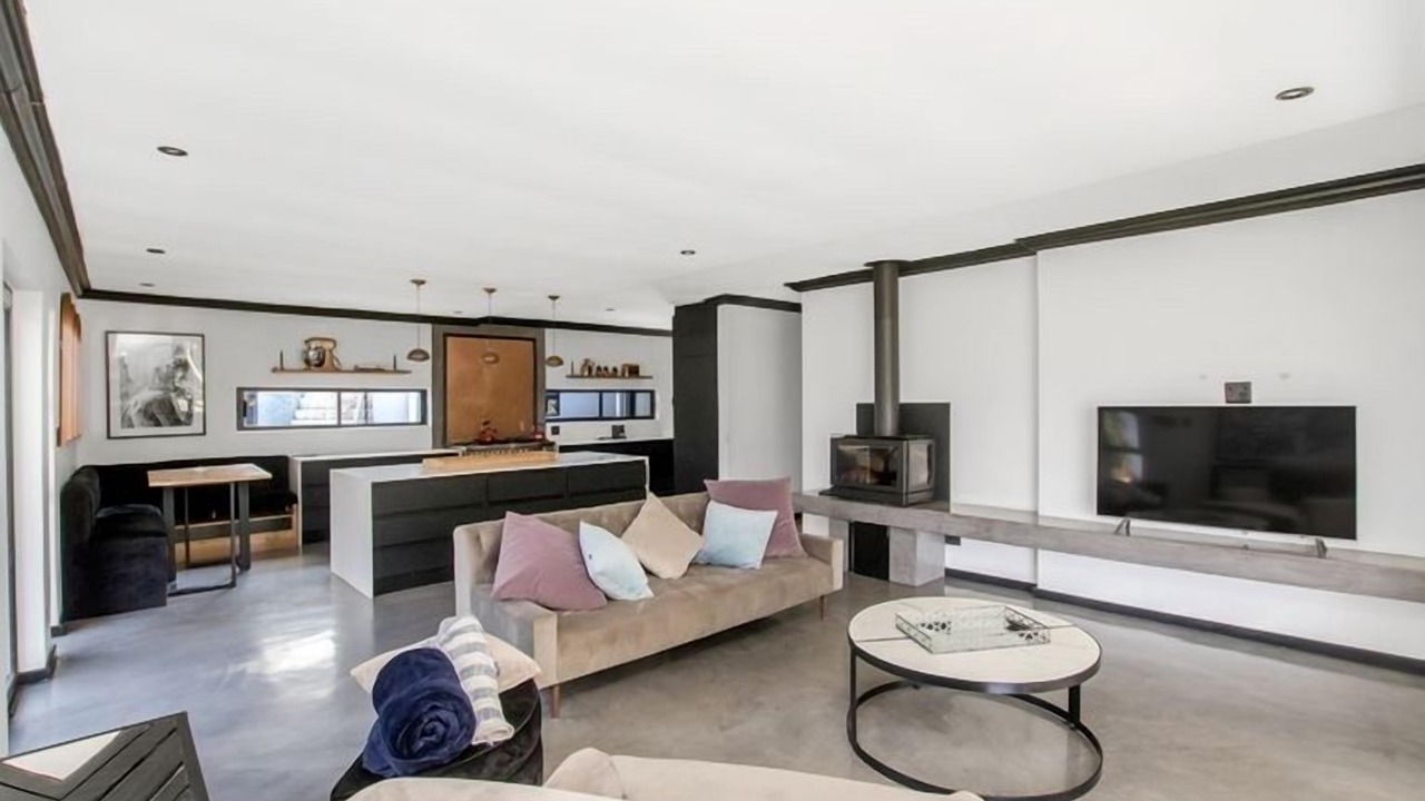 Photo of Livingroom in Greater Johannesburg Metropolitan Area
