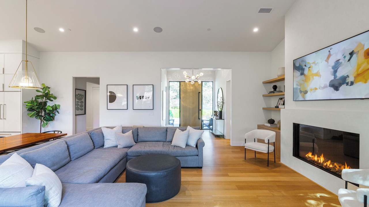 Photo of Livingroom in Sharon Heights